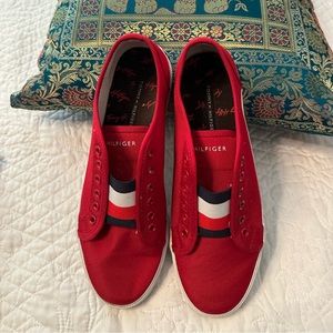 Tommy Hilfiger Sneakers - 8 1/2